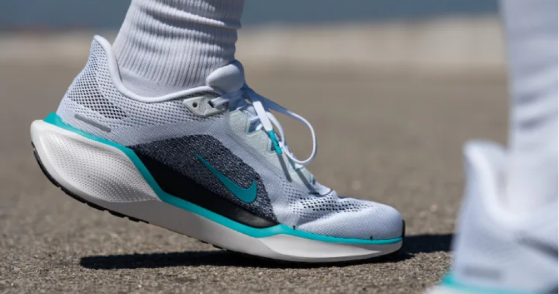 Cẩm Nang Chọn Giày Nike Cho Người Thích Xê Dịch: Từ Đường Phố Đến Hiểm Trở