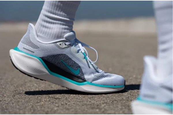 Cẩm Nang Chọn Giày Nike Cho Người Thích Xê Dịch: Từ Đường Phố Đến Hiểm Trở