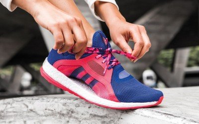 Đừng Hỏi Vì Sao Tôi Chỉ Mang Giày Chính Hãng – Câu Trả Lời Nằm Ở Cảm Giác Khi Xỏ Chân Vào