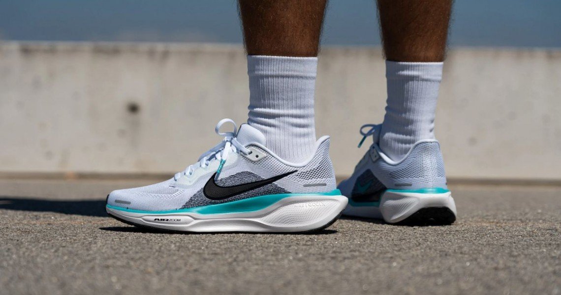 So Sánh Giày Pickleball Và Giày Chạy Bộ Chính Hãng