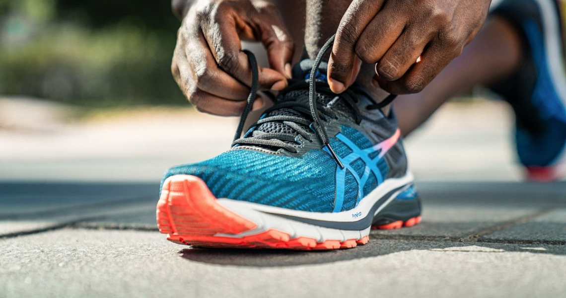 Hướng Dẫn Chọn Giày ASICS Cho Người Mới Chạy Bộ Từ A–Z Hướng Dẫn Chọn Giày ASICS Cho Người Mới Chạy Bộ Từ A–Z