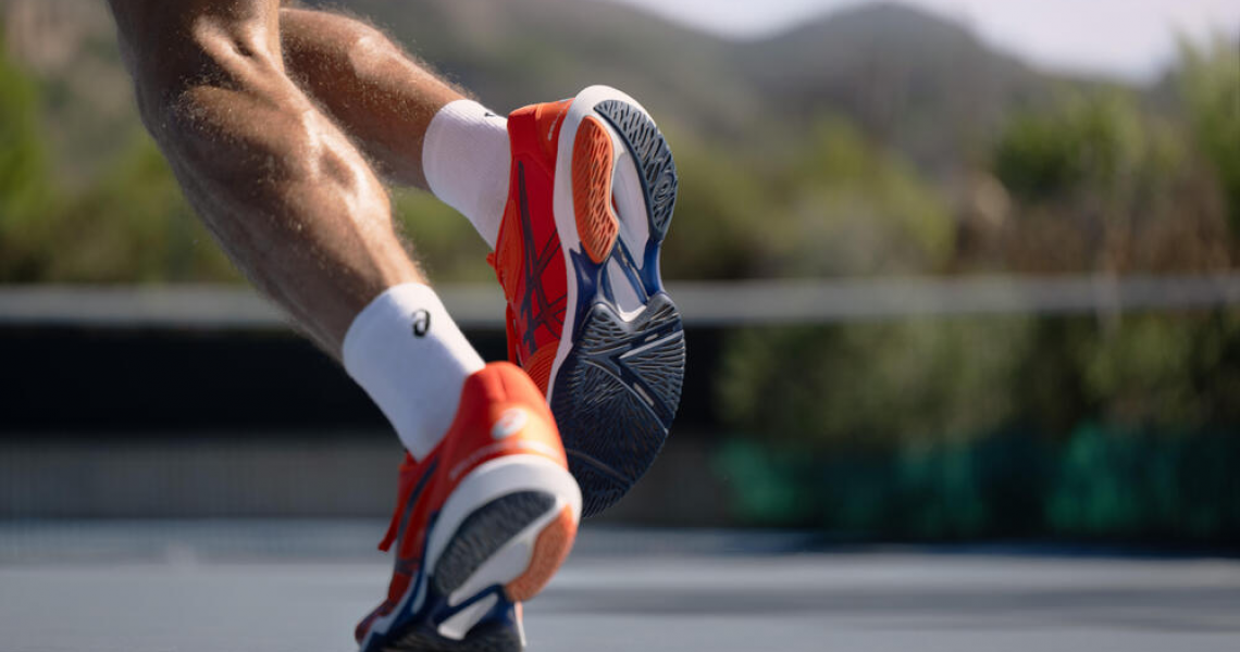 Chọn Giày Tennis Theo Mặt Sân: Hard Court, Clay Court, Grass Court