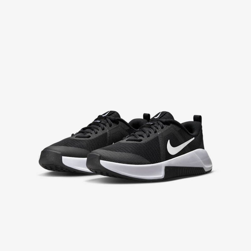 Giày Nike MC Trainer 3 Nữ - Đen Trắng
