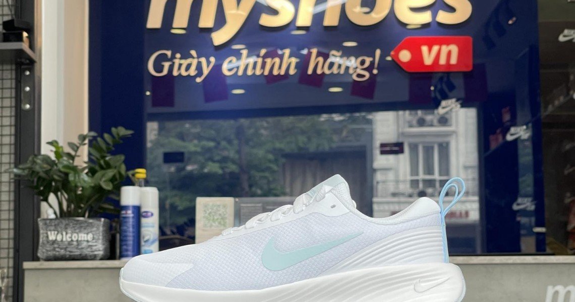 Đi Chơi Mà Vẫn Phải Xinh: Gợi Ý Mẫu Giày Nữ 2025 Đáng Mua Nhất